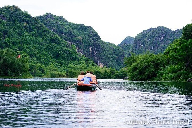 1 Day Luxury Tour in Bai Dinh, Trang An and Mua Cave From Hanoi - Lunch and breaks: what “included” actually means