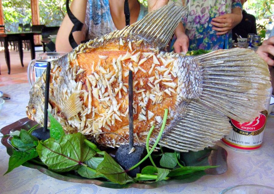 2-Day Mekong Delta Luxury Group Tour from Ho Chi Minh City - Day 2: Cai Rang floating market, Monkey Bridge bamboo crossing, and vermicelli-making