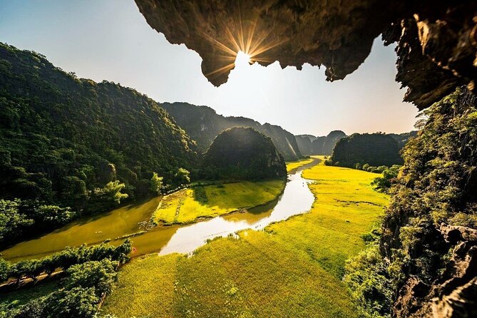 2 Days 1 Night Luxury Ninh Binh Private Tour from Hanoi - Hoa Lu and the drive back to Hanoi (the 10th-century capstone)