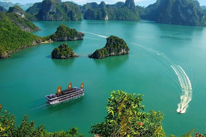 2 Days and 1 Night Halong Bay Luxury Genesis Regal Cruises - Squid hunting at sunset: the adventure part of luxury