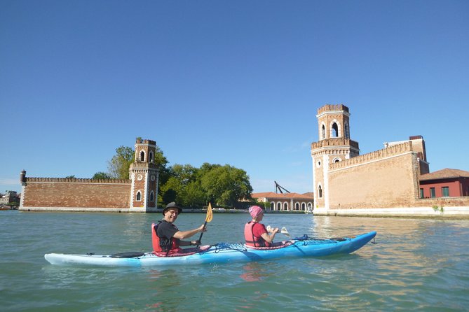 2 Hour Venice Canal Kayak Tour - Premium experience by day - Key things to know before you go