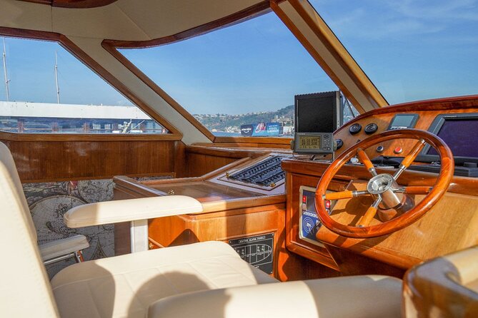 2 Hours Luxury Private Yacht Cruise on the Bosphorus - Fortresses and imperial palaces: Rumeli Hisarı, Beylerbeyi, and the Maiden’s Tower moment