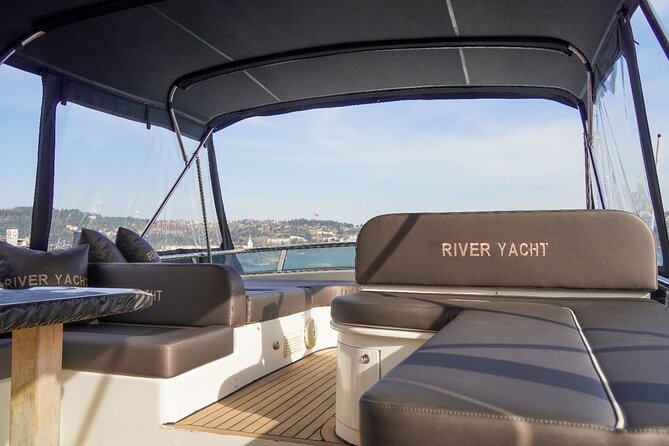 2 Hours Luxury Private Yacht Cruise on the Bosphorus - Price and value: $300 per group makes sense only if you think in groups