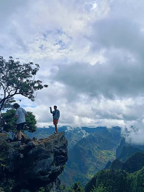 3-day Motorbike Ha Giang Loop Luxury Tour With Easy Rider - Day 2: Ma Pi Leng Pass, Nho Que River views, and Du Gia village