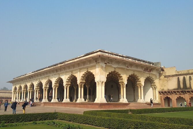 3-Days Private Luxury Golden Triangle Tour (Delhi, Agra & Jaipur) - Private car comfort and city guides: why this works better than a bus tour
