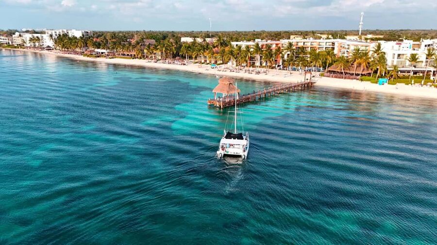 4 Hour Turtle Sanctuary Experience on a Luxury Catamarán - El Cielo Starfish Sanctuary on White Sand