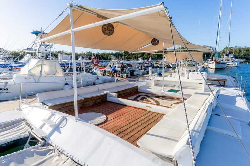 4 Hour Turtle Sanctuary Experience on a Luxury Catamarán - Food, Drinks, and the On-Board Bathroom Advantage