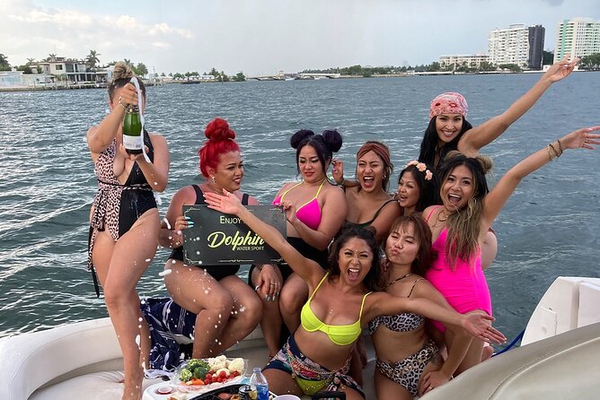 50ft Luxury Yacht Tour in Miami Beach Captain, Fun & Party! - Price and Logistics: The Real Math Behind the $300 Group Price