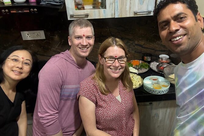 6-Days Golden Triangle Tour With Ranthambore & Jhalana Safari - Hotels, vehicles, and group setup: comfort details that matter