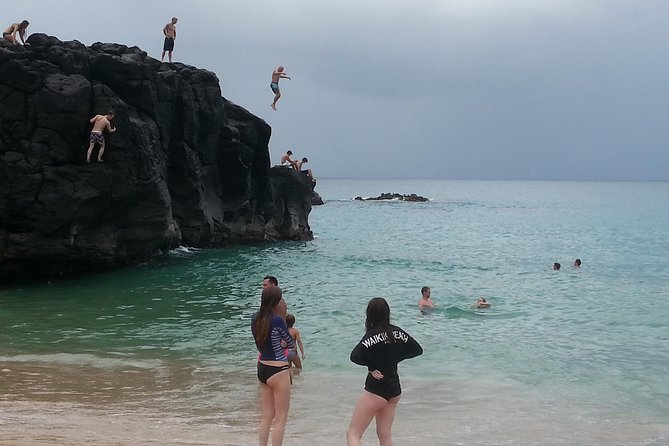 6-Hour Private Customized Luxury Convertible Tour of Oahu's North Shore - Waimea Bay, a Triple Crown Drive-By, and Ehukai Beach Park: When Surf Conditions Run the Schedule