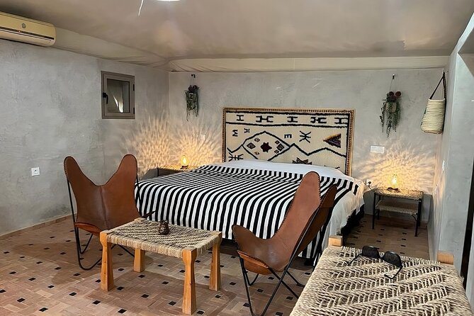 Agafay Desert Luxury Overnight Stay with Magical Dinner Shows - Agafay Desert: a short drive that feels far from Marrakech