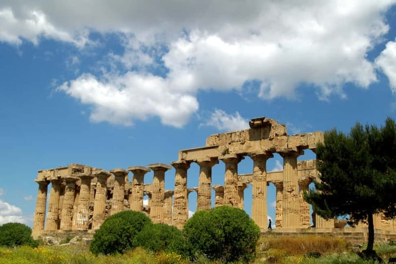 Agrigento: Valley of the Temples Premium Guided Tour - Temple of Olympian Zeus: big name, key viewpoint