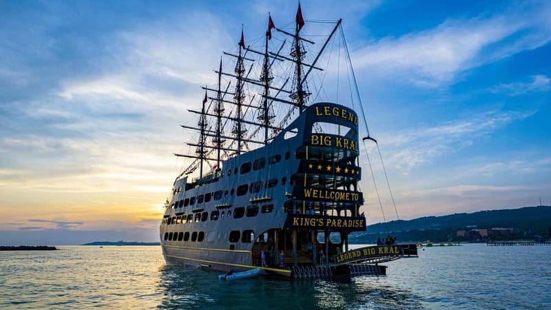 Alanya: All Inclusive Luxury Boat Trip w/ Optional Free Time - Buffet lunch and the drinks setup: where the value shows