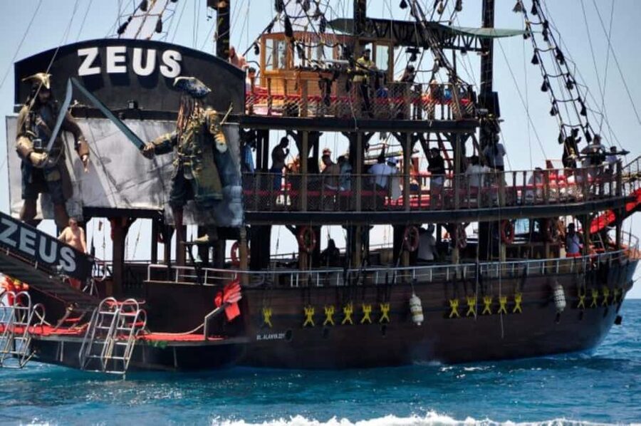 Alanya: Luxury Mega Pirate Boat W/ Lunch, Drinks & Transfer - What the cruise actually looks like: coastline views you can enjoy