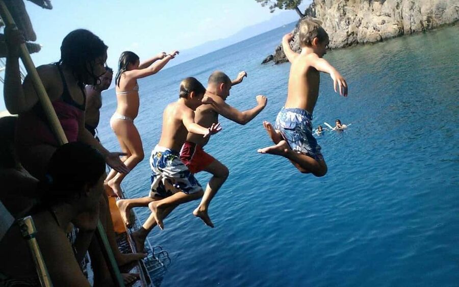 Alanya: Luxury Mega Pirate Boat W/ Lunch, Drinks & Transfer - Price and value: why $11 can actually be a bargain