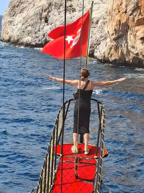 Alanya: Luxury Pirate Boat with Lunch & Unlimited Drinks - Foam party and onboard music: The fun is real, but so is the volume