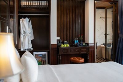 All-Inclusive 2 Day/1 Night Halong Luxury Cruise, Meals, Cave, Kayaking,Swimming - Cabins, Bathrooms, and Meals: Where You Actually Feel the Luxury