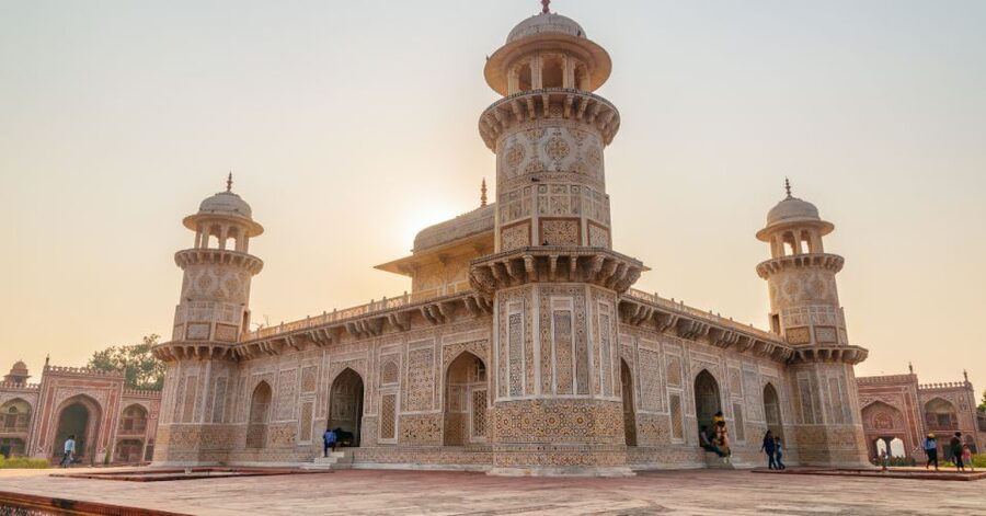 All Inclusive Private Taj Mahal Luxury Tour from Delhi - Why Agra Works as a Private Day Trip from Delhi