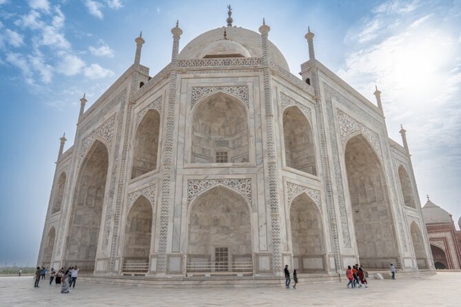 All Inclusive Private Taj Mahal Luxury Tour from Delhi by Car - Heading back to Delhi: plan for tired legs