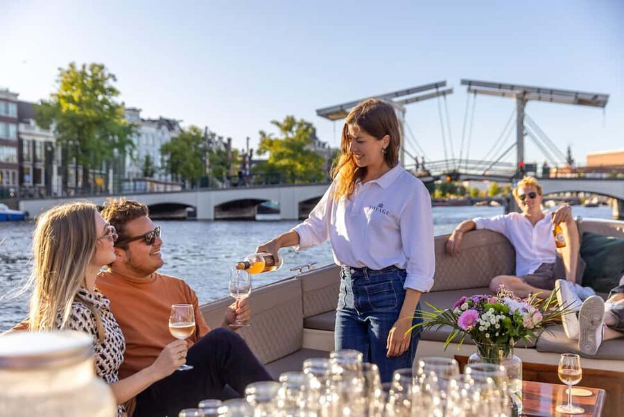 Amsterdam: 2-Hour Luxury Canal Cruise with Snacks & Drinks - Keizersgracht departure: finding the jetty without stress