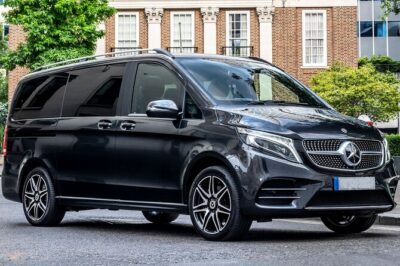 Amsterdam Airport Private Arrival Transfer by Luxury Van - How the meet-and-greet really works at Schiphol arrivals