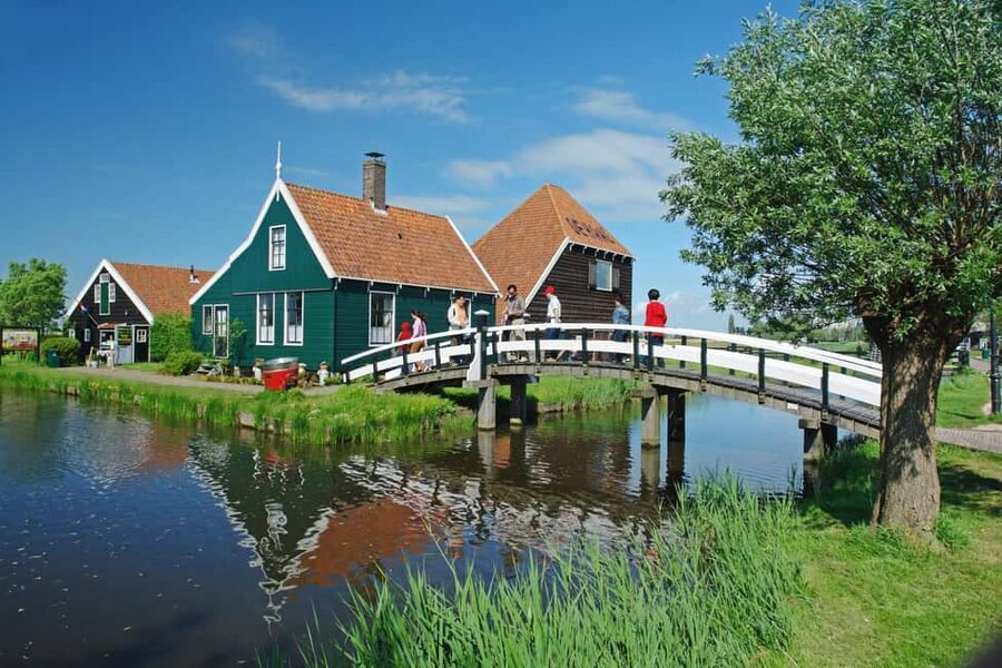 Amsterdam: Explore Zaanse Schans: Half-Day Luxury Coach Trip - Who This Trip Suits (and Who Should Skip It)