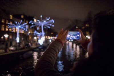 Amsterdam Light Festival: Canal Cruise + Bite & Unlimited Drinks - The 1 Hour 15 Minutes: What Happens On the Water
