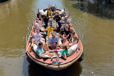 Amsterdam Luxury Boutique Boat tour with Unlimited Beer and Wine - Magere Brug (Skinny Bridge) and the best photo angle