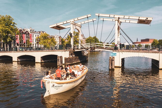 Amsterdam Luxury Canal Cruise + Unlimited Drinks & Bites option - Onboard comfort: blankets are great, but winter windows can change everything