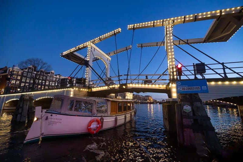 Amsterdam: Luxury Canal Cruise with Optional Snacks & Drinks - Skinny Bridge and the Hortus Botanical Detour