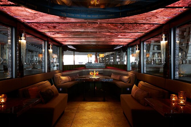 Amsterdam: Luxury Light Festival Cruise Unlimited Drinks Included - Tips for better viewing when Amsterdam is rainy and windy