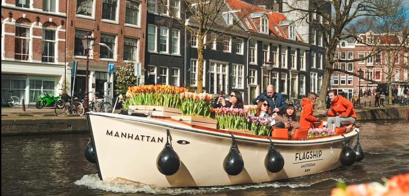 Amsterdam: Premium Tulip Boat Canal Tour - Golden Bend moments: the architecture you came for