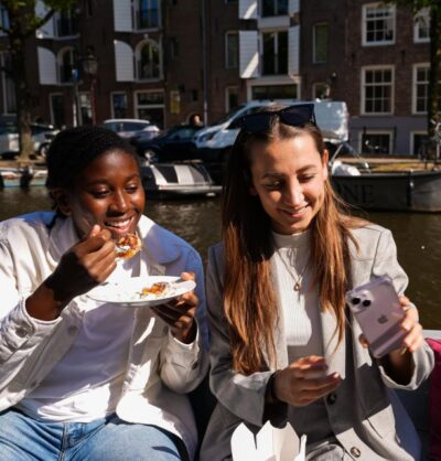 Amsterdam: Private Luxury Cruise with BBQ and Drinks - Where You Meet and How to Find the Boat Fast