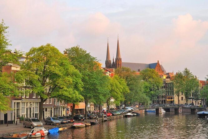 Amsterdam: Saloon Boat Cruise + Unlimited Drinks & Bite option - Why this 1-hour Amsterdam canal cruise fits almost any day