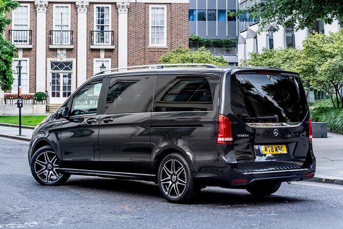 Arrival by Luxury Van Barcelona Airport BCN to Barcelona City - Communication and driver support: what to do if your flight changes