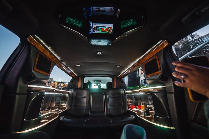 Arrival Transfer: Private Luxury 8 Passenger Limousine Service - What the best drivers tend to do for you