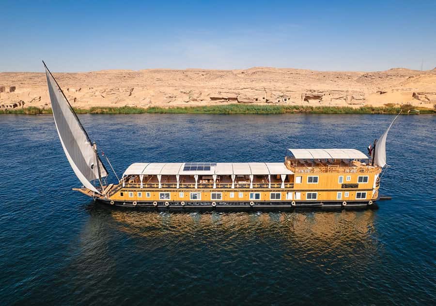 Aswan to Luxor: 4-Day Luxury Dahabiya Nile Cruise Adventure - Day 2: Sailing Past the Nile Life, Kom Ombo, and a Safe Swim Option