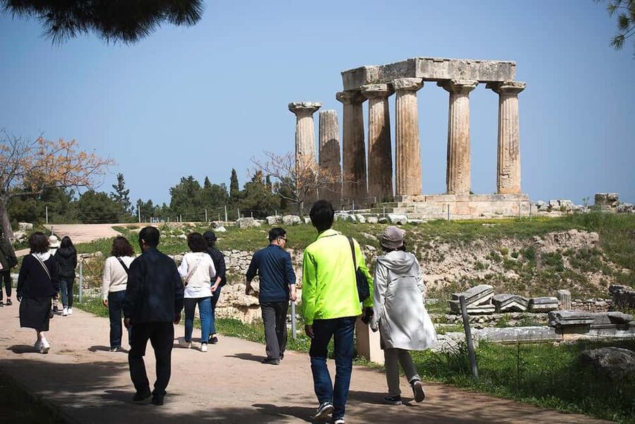 Athens: Corinth Canal, Mycenae & Nafplio Premium Guided Tour - Lunch in Mycenae village: the break that keeps the day from collapsing