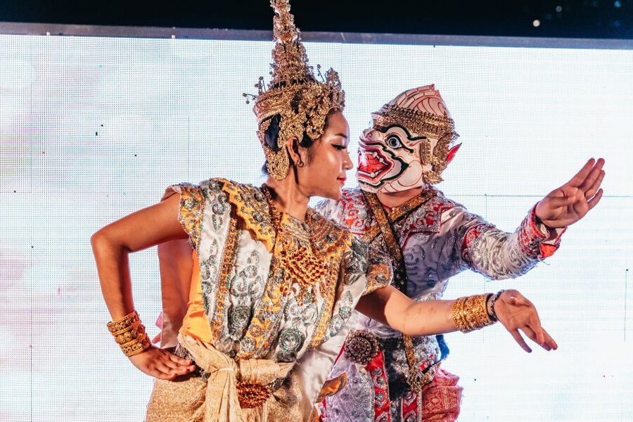 Bangkok: Alangka Luxury Buffet Dinner Cruise With Live Music - Practical Tips to Make Your Cruise Smoother