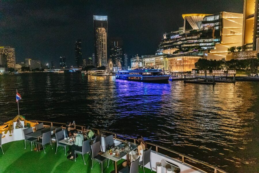 Bangkok: Alangka Luxury Buffet Dinner Cruise With Live Music - Why This Chao Phraya Dinner Cruise Feels Like a Night Out