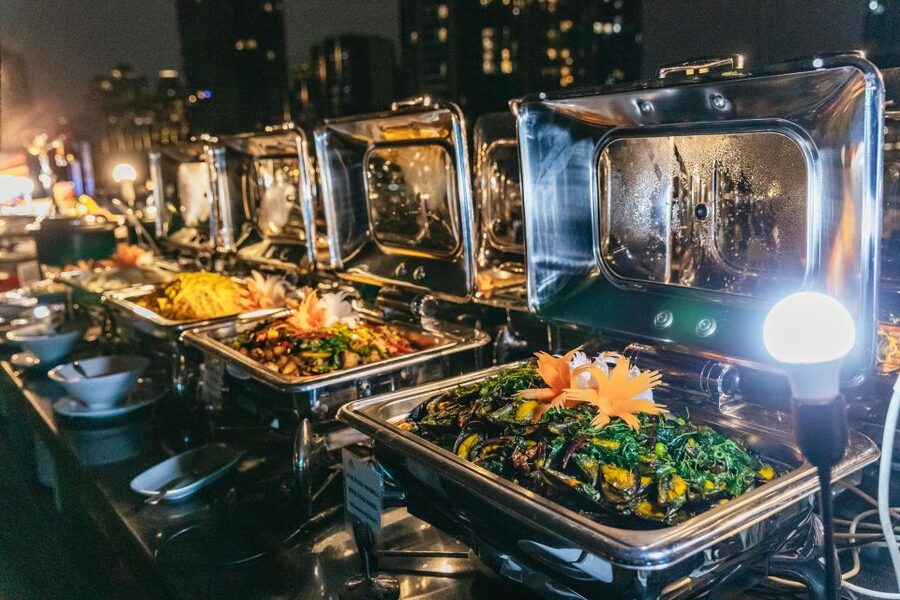 Bangkok: Alangka Luxury Buffet Dinner Cruise With Live Music - Live Music and Thai Dance on Deck
