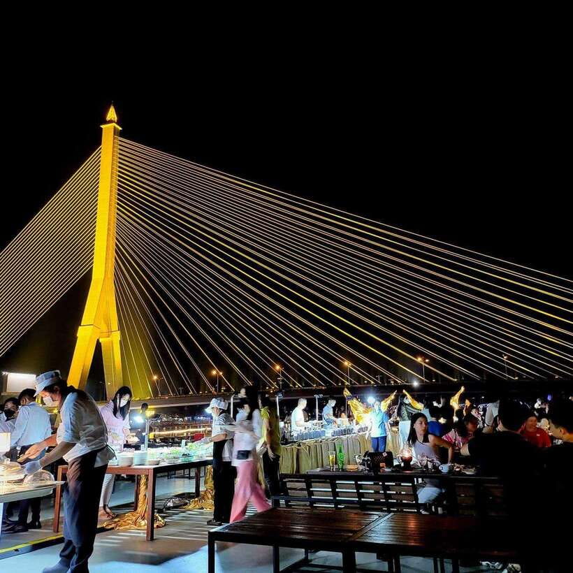 Bangkok: Luxury White Dinner Cruise Free Flow Beer and Wine - Key highlights at a glance
