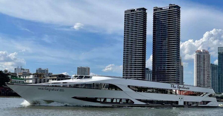 Bangkok: Opulence Luxury Chao Phraya Dinner Cruise - Checking in at Pier 2 and boarding without stress