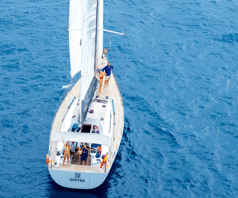 Barcelona: Luxury Yacht Private Sailing Tour - Private sailing in Barcelona: what you’re really paying for
