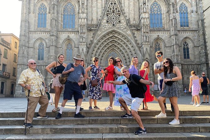 Barcelona Premium: Gothic, Montjuic, Sagrada Familia & Park Güell - Montjuïc by Van: Viewpoints, Landmarks, and Hills You Don’t Have to Work for