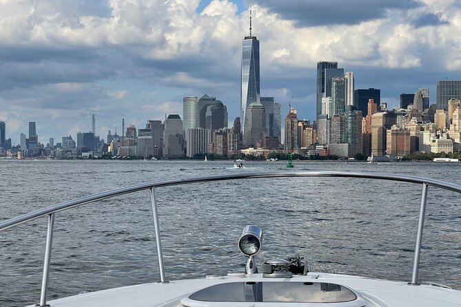 Best Private Luxury Daytime Boat Tour in New York City - 1 Hour - Comfort, weather, and what to bring for a daytime cruise