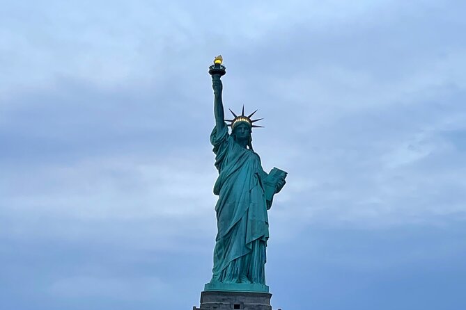 Best Private Luxury Daytime Boat Tour in New York City - 1 Hour - Who should book this 1-hour tour?