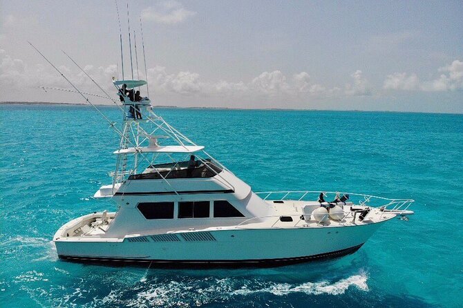 Biggest Luxury Yacht Boat Best in Cancun up to 28 pax - Cruising over Cancun waters: the part you can’t fake