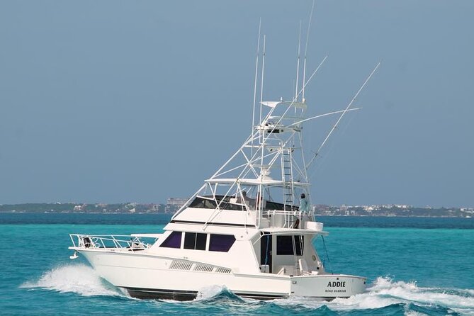 Biggest Luxury Yacht Boat Best in Cancun up to 28 pax - What’s included vs. what costs extra