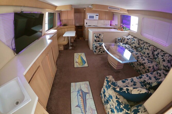 Biggest Luxury Yacht Boat Best in Cancun up to 28 pax - Crew and the vibe: the kind of service that makes people return